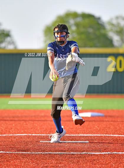 Thumbnail 1 in Bartlett vs North Zulch (UIL 1A Regional Semifinal Playoff) photogallery.