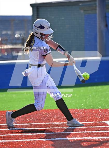 Thumbnail 3 in Bartlett vs North Zulch (UIL 1A Regional Semifinal Playoff) photogallery.