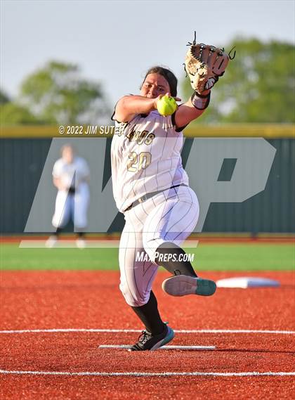 Thumbnail 1 in Bartlett vs North Zulch (UIL 1A Regional Semifinal Playoff) photogallery.