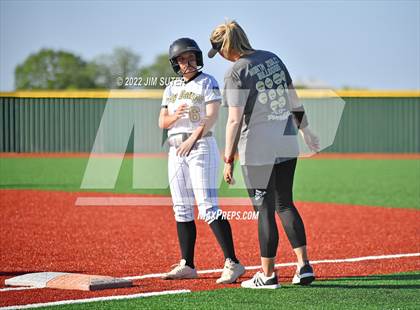 Thumbnail 3 in Bartlett vs North Zulch (UIL 1A Regional Semifinal Playoff) photogallery.