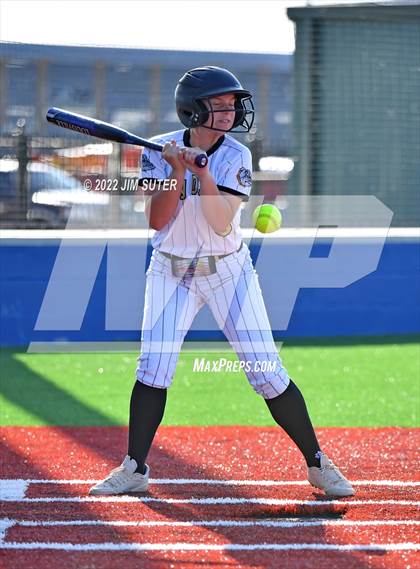 Thumbnail 1 in Bartlett vs North Zulch (UIL 1A Regional Semifinal Playoff) photogallery.