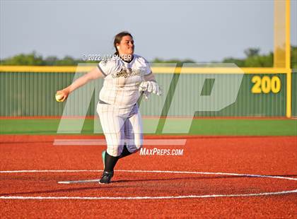 Thumbnail 1 in Bartlett vs North Zulch (UIL 1A Regional Semifinal Playoff) photogallery.