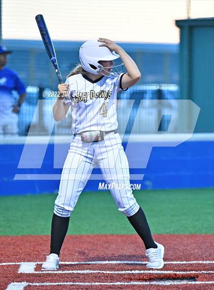 Thumbnail 1 in Bartlett vs North Zulch (UIL 1A Regional Semifinal Playoff) photogallery.