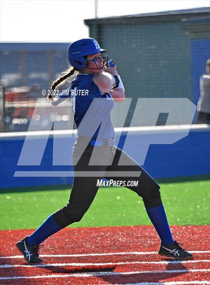 Thumbnail 1 in Bartlett vs North Zulch (UIL 1A Regional Semifinal Playoff) photogallery.