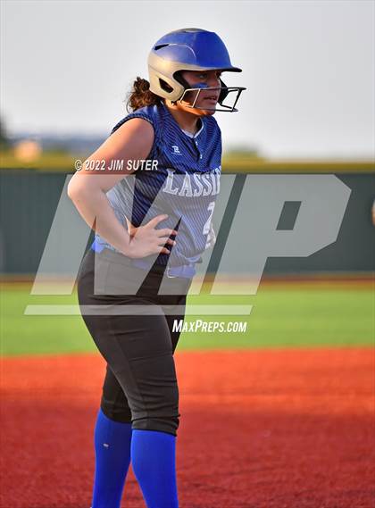 Thumbnail 1 in Bartlett vs North Zulch (UIL 1A Regional Semifinal Playoff) photogallery.