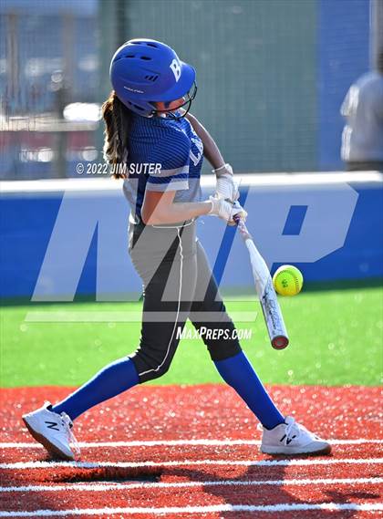 Thumbnail 2 in Bartlett vs North Zulch (UIL 1A Regional Semifinal Playoff) photogallery.
