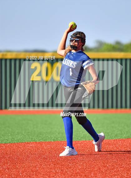 Thumbnail 2 in Bartlett vs North Zulch (UIL 1A Regional Semifinal Playoff) photogallery.