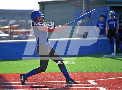 Thumbnail 3 in Bartlett vs North Zulch (UIL 1A Regional Semifinal Playoff) photogallery.