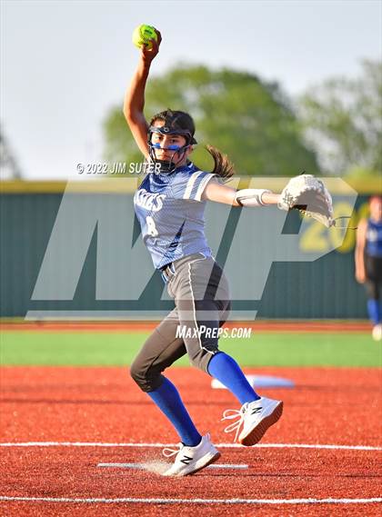 Thumbnail 3 in Bartlett vs North Zulch (UIL 1A Regional Semifinal Playoff) photogallery.