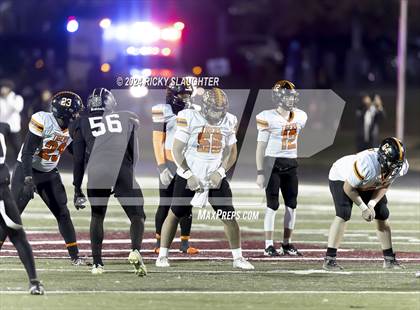 Thumbnail 2 in Central vs. Cardinal Ritter College Prep (MSHSAA Class 5 Round 3) photogallery.