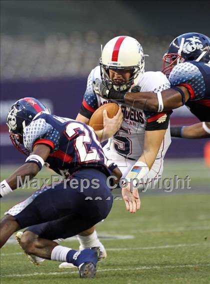 Thumbnail 2 in U.S. Semper Fidelis All-American Game   photogallery.