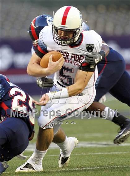 Thumbnail 3 in U.S. Semper Fidelis All-American Game   photogallery.