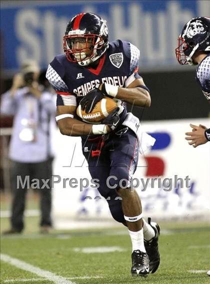 Thumbnail 1 in U.S. Semper Fidelis All-American Game   photogallery.