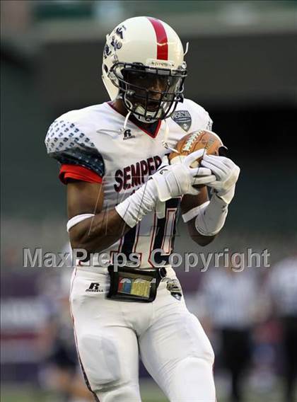 Thumbnail 3 in U.S. Semper Fidelis All-American Game   photogallery.