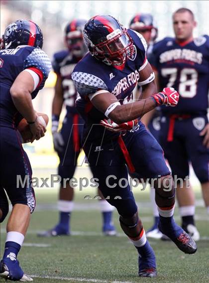 Thumbnail 1 in U.S. Semper Fidelis All-American Game   photogallery.