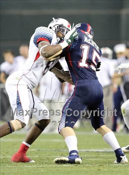 Thumbnail 1 in U.S. Semper Fidelis All-American Game   photogallery.