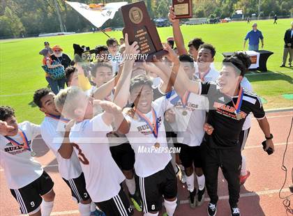 Thumbnail 1 in Wallace-Rose Hill vs. Bishop McGuinness (NCHSAA 1A Final) photogallery.