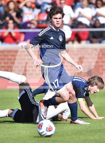 Thumbnail 3 in Wallace-Rose Hill vs. Bishop McGuinness (NCHSAA 1A Final) photogallery.