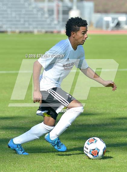 Thumbnail 2 in Wallace-Rose Hill vs. Bishop McGuinness (NCHSAA 1A Final) photogallery.