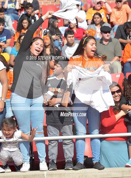 Thumbnail 2 in Wallace-Rose Hill vs. Bishop McGuinness (NCHSAA 1A Final) photogallery.