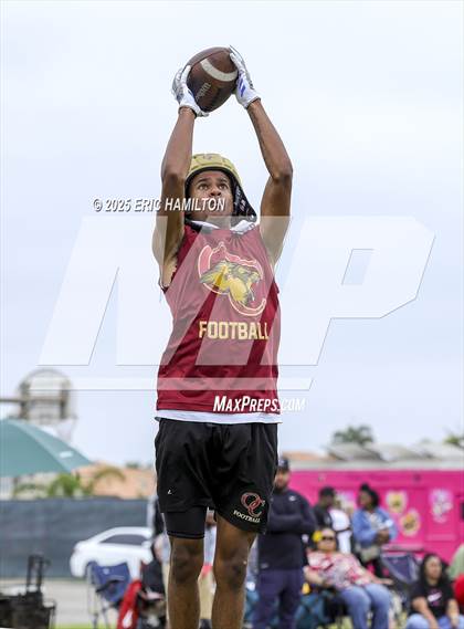 Thumbnail 1 in St. John Bosco vs Oaks Christian (Battle at the Beach) photogallery.