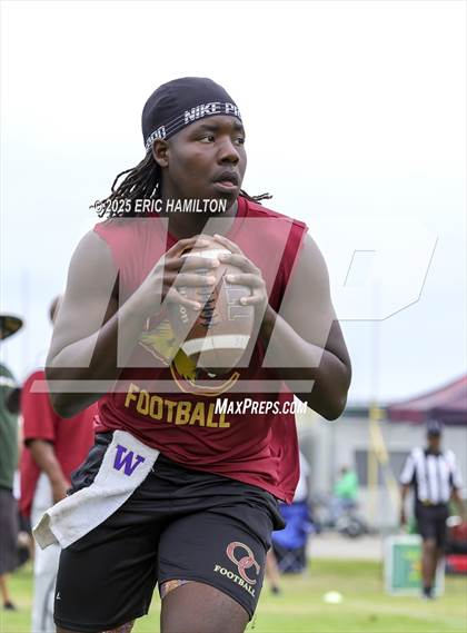 Thumbnail 1 in St. John Bosco vs Oaks Christian (Battle at the Beach) photogallery.
