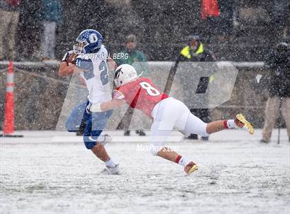 Thumbnail 2 in Darien vs. Greenwich (CIAC Class LL Final) photogallery.