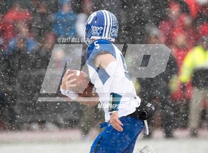 Thumbnail 3 in Darien vs. Greenwich (CIAC Class LL Final) photogallery.