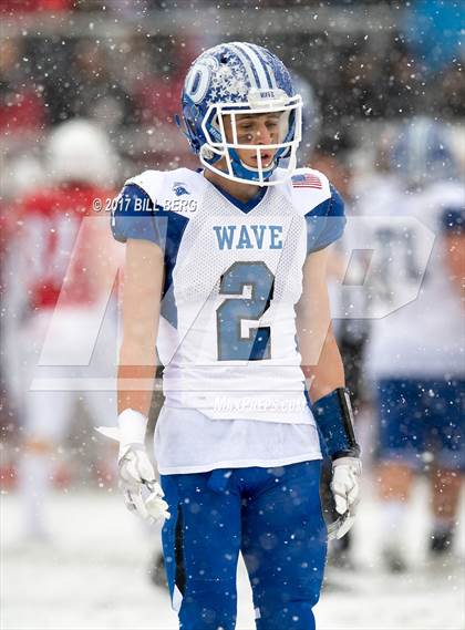 Thumbnail 3 in Darien vs. Greenwich (CIAC Class LL Final) photogallery.