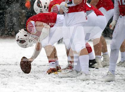 Thumbnail 2 in Darien vs. Greenwich (CIAC Class LL Final) photogallery.