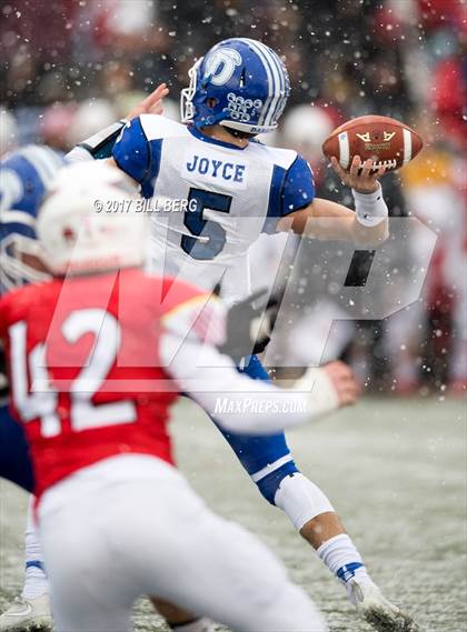 Thumbnail 1 in Darien vs. Greenwich (CIAC Class LL Final) photogallery.