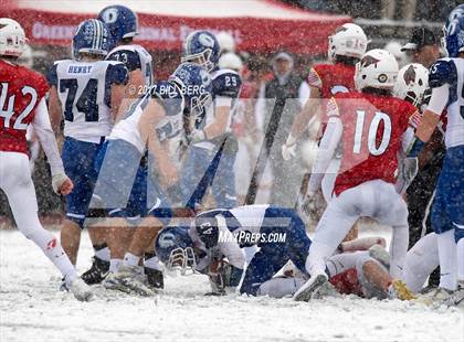 Thumbnail 3 in Darien vs. Greenwich (CIAC Class LL Final) photogallery.