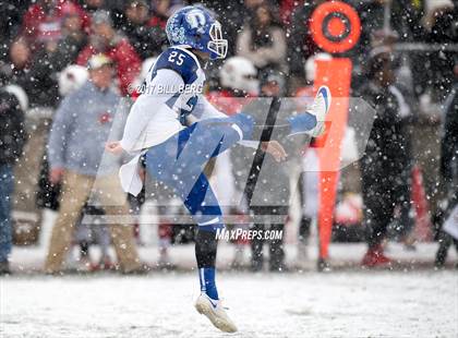 Thumbnail 2 in Darien vs. Greenwich (CIAC Class LL Final) photogallery.