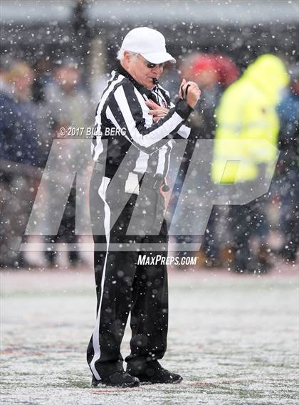 Thumbnail 3 in Darien vs. Greenwich (CIAC Class LL Final) photogallery.