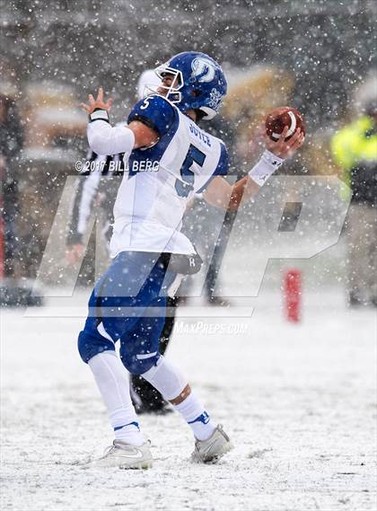 Thumbnail 1 in Darien vs. Greenwich (CIAC Class LL Final) photogallery.