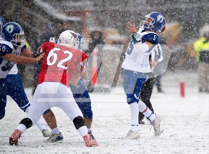 Thumbnail 2 in Darien vs. Greenwich (CIAC Class LL Final) photogallery.