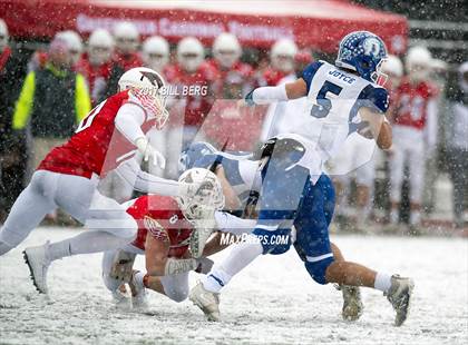 Thumbnail 1 in Darien vs. Greenwich (CIAC Class LL Final) photogallery.