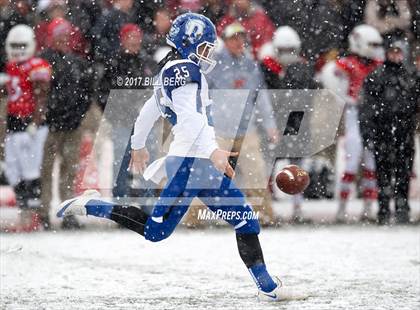 Thumbnail 1 in Darien vs. Greenwich (CIAC Class LL Final) photogallery.