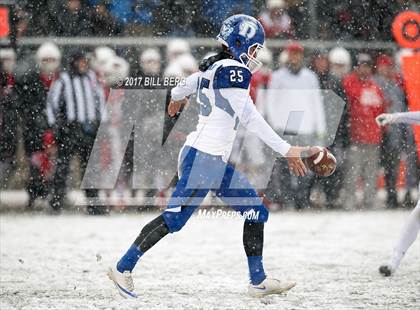 Thumbnail 3 in Darien vs. Greenwich (CIAC Class LL Final) photogallery.