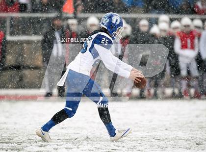 Thumbnail 2 in Darien vs. Greenwich (CIAC Class LL Final) photogallery.