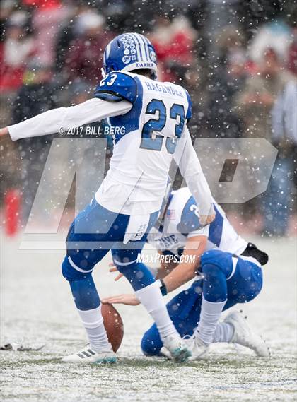 Thumbnail 3 in Darien vs. Greenwich (CIAC Class LL Final) photogallery.