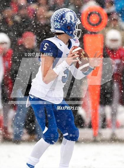 Thumbnail 3 in Darien vs. Greenwich (CIAC Class LL Final) photogallery.