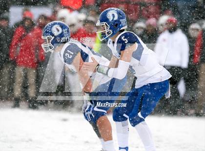 Thumbnail 3 in Darien vs. Greenwich (CIAC Class LL Final) photogallery.