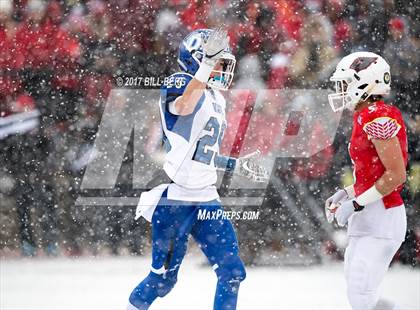 Thumbnail 3 in Darien vs. Greenwich (CIAC Class LL Final) photogallery.
