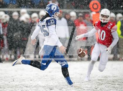 Thumbnail 1 in Darien vs. Greenwich (CIAC Class LL Final) photogallery.