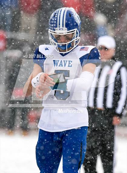 Thumbnail 1 in Darien vs. Greenwich (CIAC Class LL Final) photogallery.