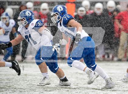 Thumbnail 3 in Darien vs. Greenwich (CIAC Class LL Final) photogallery.