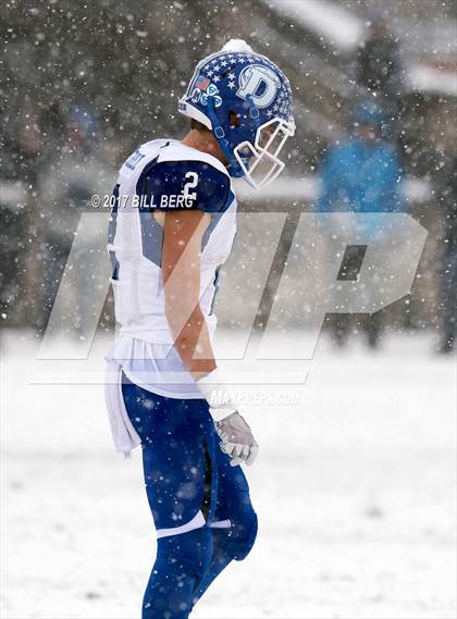 Thumbnail 3 in Darien vs. Greenwich (CIAC Class LL Final) photogallery.