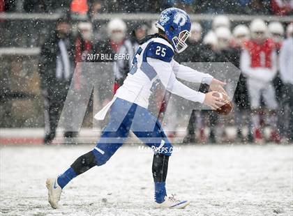 Thumbnail 3 in Darien vs. Greenwich (CIAC Class LL Final) photogallery.