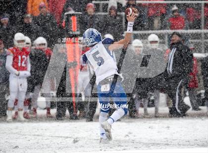 Thumbnail 2 in Darien vs. Greenwich (CIAC Class LL Final) photogallery.